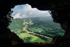 Hole overlooking valley, offering shelter